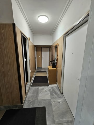 Представяме тристаен апартамент под наем в Широкия център на град Варна. На ул. д-р Басанович Имотът - снимка 10