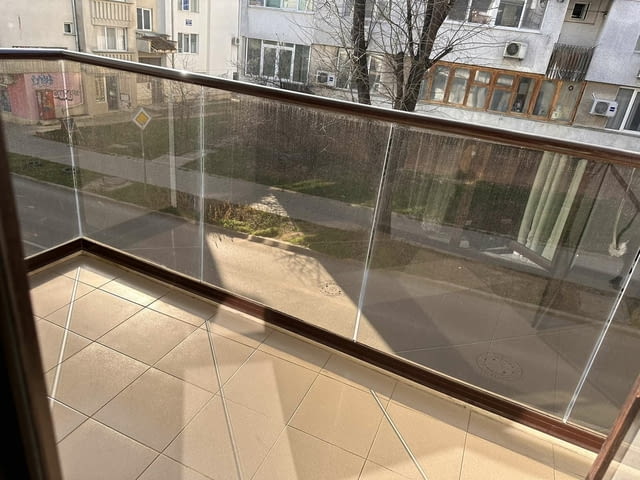 Представяме луксозен тристаен апартамент с 2 паркоместа под наем в кв. "Левски" във Варна. Жилището - снимка 5