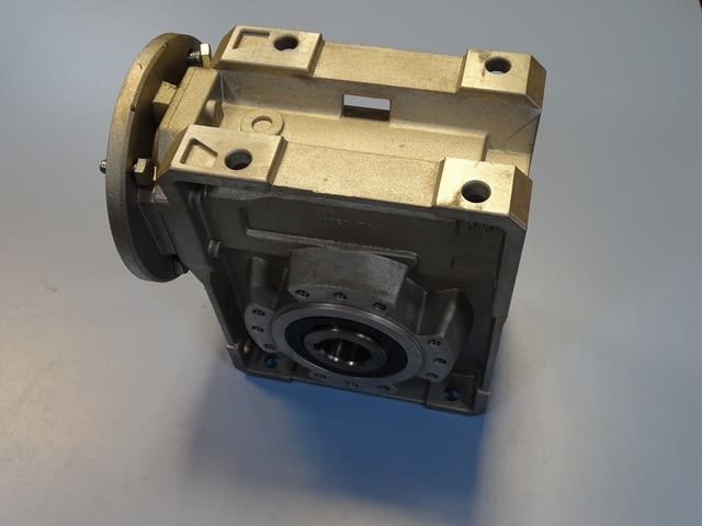 Червячен редуктор Lenze PQ75FB31C30T/B14B8 worm reducer size-75 i=31 - снимка 1