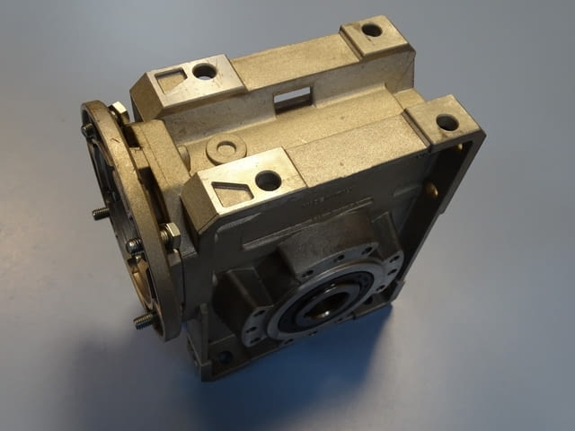 Червячен редуктор Lenze PQ75FB31C30T/B14B8 worm reducer size-75 i=31 - снимка 2