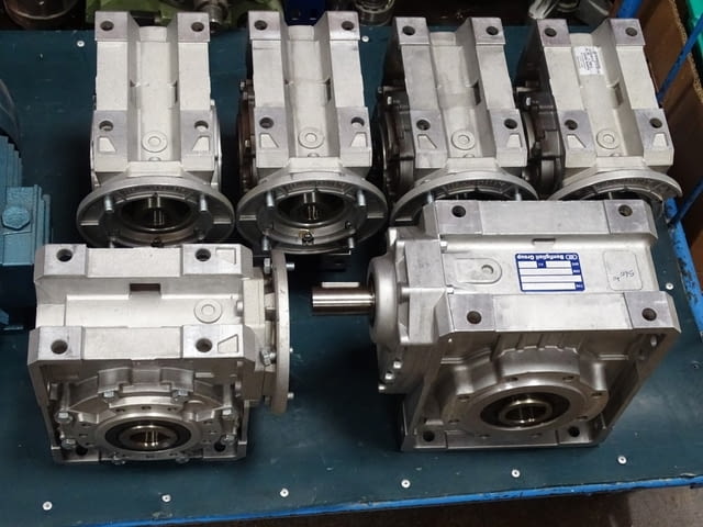Червячен редуктор Lenze PQ75FB31C30T/B14B8 worm reducer size-75 i=31 - снимка 8