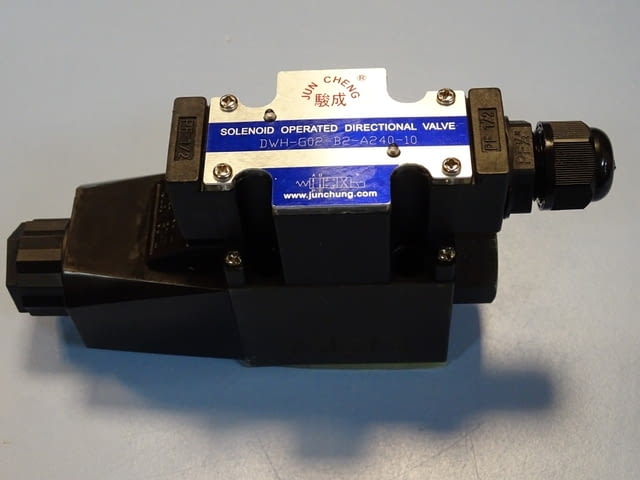 Хидравличен разпределител JUN CHENG DWH-GO2-B2-A240-10 directional valve 220V - снимка 2