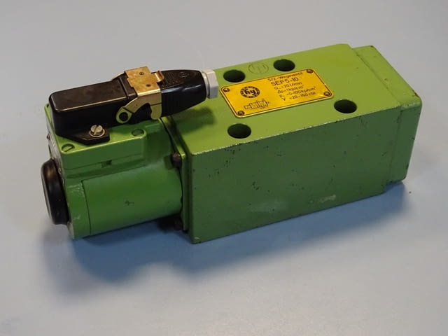 Хидравличен разпределител Hydraulik Ring SEF5-10 solenoid directional valve 24VDC - снимка 1