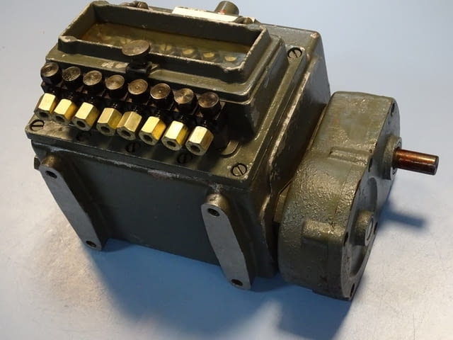 Централизирана смазочна помпа ORSTA Hydraulic lubrication Pump TGL17-747404 - снимка 6