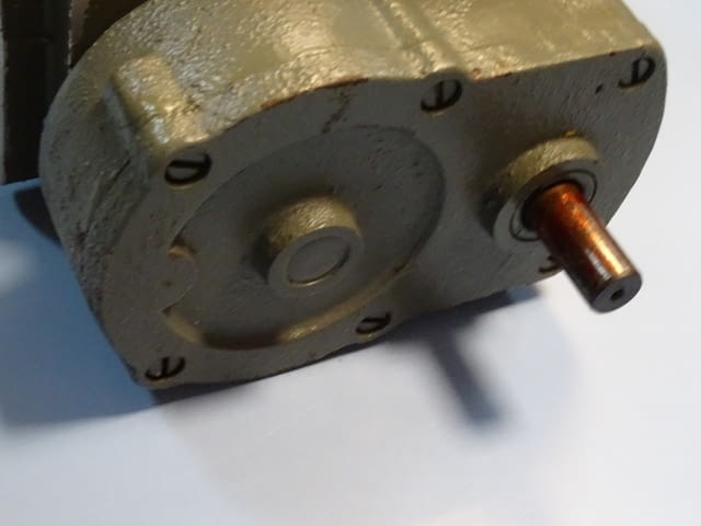 Централизирана смазочна помпа ORSTA Hydraulic lubrication Pump TGL17-747404 - снимка 7