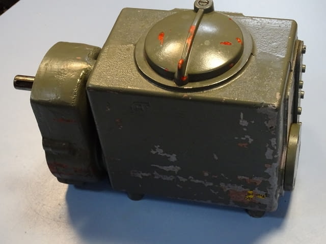 Централизирана смазочна помпа ORSTA Hydraulic lubrication Pump TGL17-747404 - снимка 8