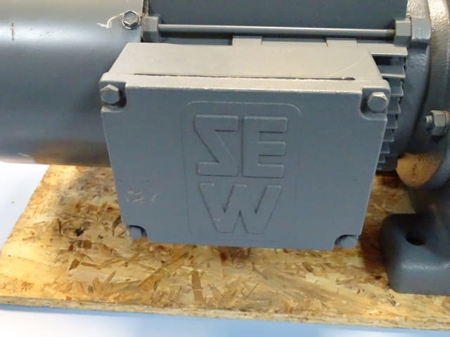 Мотор редуктор SEW-EURODRIVE R60DT80K4BM Gear Motor 0.55kW, град Пловдив | Промишлено Оборудване - снимка 5
