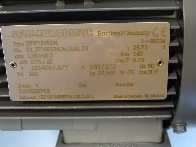 Мотор редуктор SEW-EURODRIVE RF37DT80N4 Helical Gear Box Motor 0.75kW - снимка 2