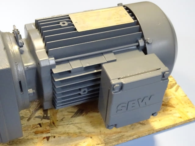 Мотор редуктор SEW-EURODRIVE RF37DT80N4 Helical Gear Box Motor 0.75kW - снимка 3