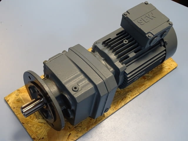 Мотор редуктор SEW-EURODRIVE RF37DT80N4 Helical Gear Box Motor 0.75kW - снимка 8