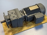 Мотор редуктор SEW-EURODRIVE RF37DT80N4 Helical Gear Box Motor 0.75kW