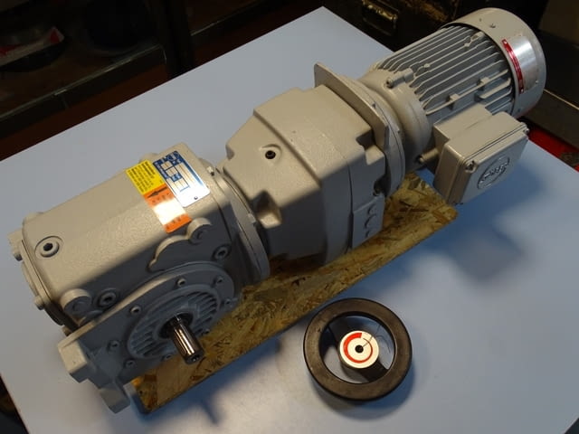 Вариаторен мотор редуктор STOBER typ R27/VW2-1528-075-4 Variable Gear Motor 0.75kW - снимка 2