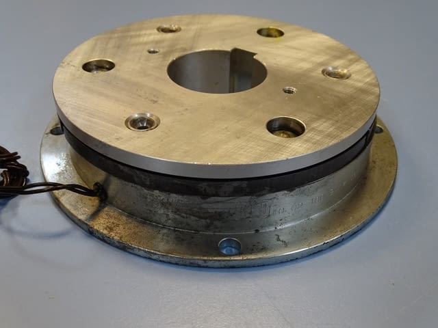 Ел. магнитна спирачка KEB 1002100 Electromagnetic Brake 24VDC 35W - снимка 1