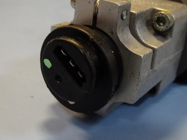 Хидравличен редуцир вентил BOSCH 0811402003 Hydraulic pressure valve 315Bar - снимка 9