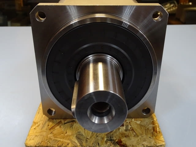 Серво мотор редуктор Apex Dinamics AB180-S2-P1 YASKAWA SGMGV-20ADA61 - снимка 3