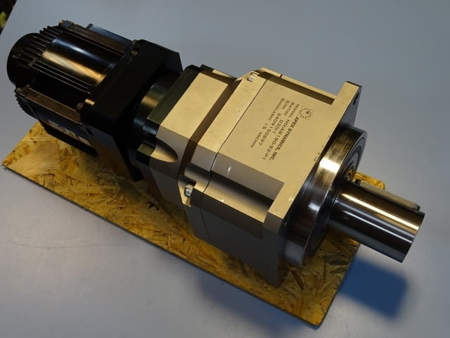 Серво мотор редуктор Apex Dinamics AB180-S2-P1 YASKAWA SGMGV-20ADA61 - снимка 10