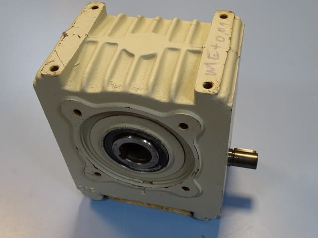 Червячен редуктор ZAE typ E063B gear reducer i=10:1, град Пловдив | Промишлено Оборудване - снимка 3