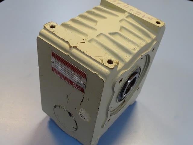 Червячен редуктор ZAE typ E063B gear reducer i=10:1, град Пловдив | Промишлено Оборудване - снимка 4
