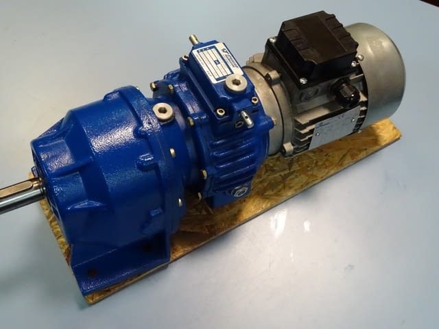 Вариаторен мотор редуктор Spaggiari SRT/005/2/050 Mechanical Variable Speed Gear Motor 0.55kW - снимка 2