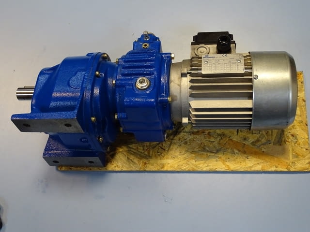 Вариаторен мотор редуктор Spaggiari SRT/005/2/050 Mechanical Variable Speed Gear Motor 0.55kW - снимка 5