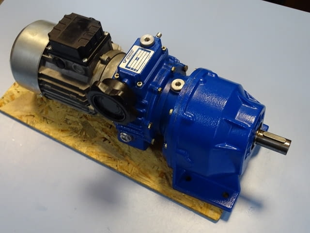 Вариаторен мотор редуктор Spaggiari SRT/005/2/050 Mechanical Variable Speed Gear Motor 0.55kW - снимка 8