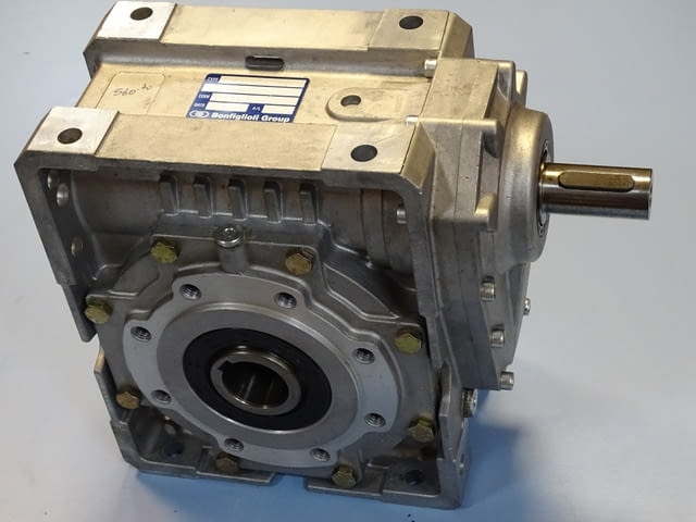 Червячен редуктор Bonfiglioli W86U23HSB3 gear reducer i=23 size-86 - снимка 6