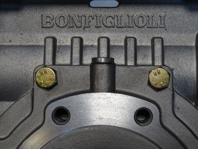 Червячен редуктор Bonfiglioli W86U23HSB3 gear reducer i=23 size-86 - снимка 8