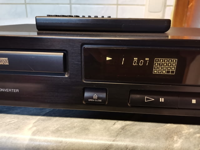 Sony CDP-313 CD-Player - село Куклен | Ресийвъри / Усилватели - снимка 2