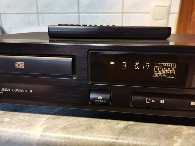 Sony CDP-313 CD-Player - село Куклен | Ресийвъри / Усилватели - снимка 3