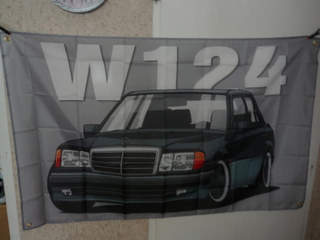 Mercedes Benz 124 Знаме Мерцедес Бенз класика дизел бензин кола немски автомобил истинските двигател - снимка 1