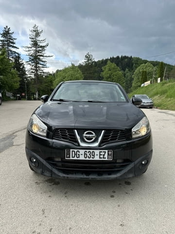 Nissan Qashqai 1.5dci 110к.с. Дизел, Ръчна, Джип - град Троян | Автомобили / Джипове - снимка 2