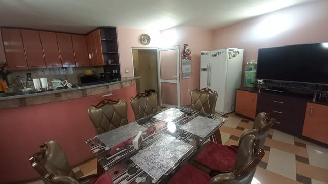 Даваме под наем тристаен апартамент в центъра на Пловдив, град Пловдив | Апартаменти - снимка 4