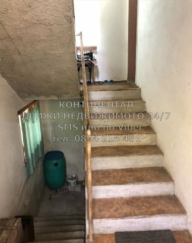 Кодг 62045. Двуетажна тухлена къща близнак 120м2 с двор 300м2 . Разпределението им е както следва: е - снимка 2