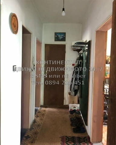 Кодг 62045. Двуетажна тухлена къща близнак 120м2 с двор 300м2 . Разпределението им е както следва: е - снимка 3