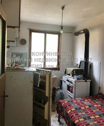 Кодг 62045. Двуетажна тухлена къща близнак 120м2 с двор 300м2 . Разпределението им е както следва: е - снимка 6