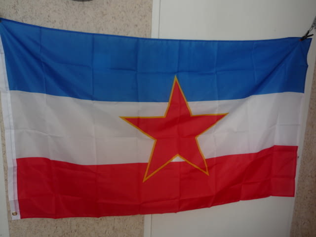 Югославия знаме Белград Тито Сърбия Сръбска империя юго фолк турбо Застава югославски републики СФРЮ - снимка 1