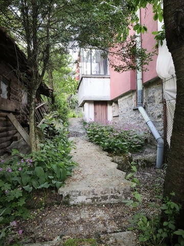 Продавам етаж от къща в общ. Перник с. Кладница, село Кладница | Къщи / Вили - снимка 9