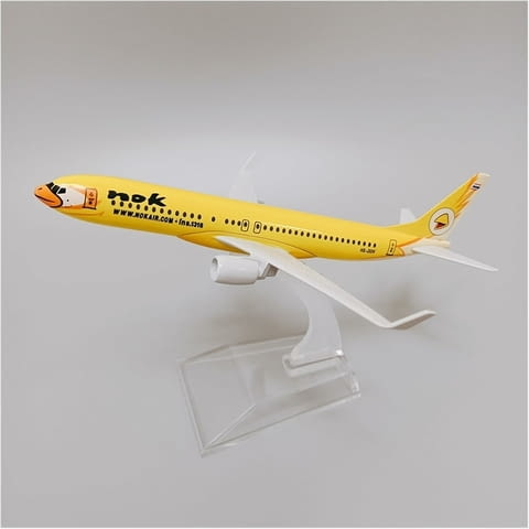Бойнг 737 самолет модел макет NOK метален B737 ниско тарифни low cost евтини билети изгодно пътуване - снимка 2