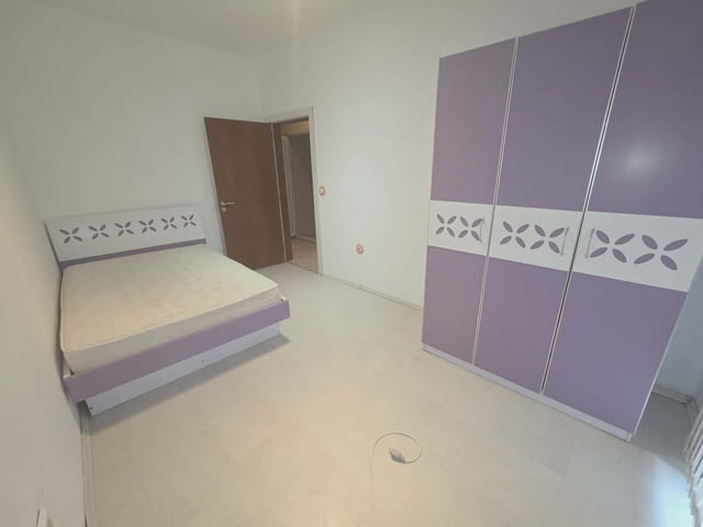 Дава се под наем тристаен апартмент в Кършияка 3-стаен, 100 м2, Тухла - град Пловдив | Апартаменти - снимка 8