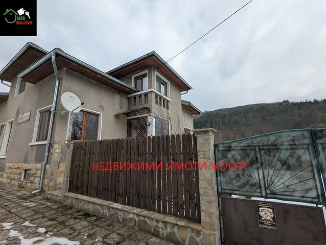 Триетажна къща с двор в село Тодювци 3-floor, Girder, 240 m2 - village Todiuvci | Houses & Villas - снимка 2