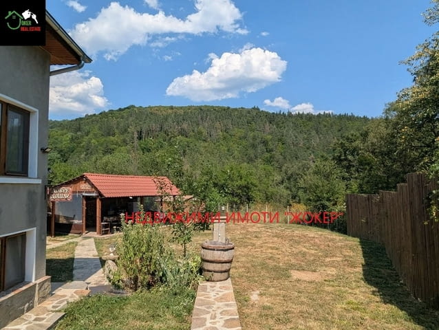 Триетажна къща с двор в село Тодювци 3-floor, Girder, 240 m2 - village Todiuvci | Houses & Villas - снимка 3