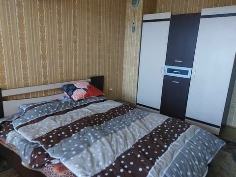 Дава се под наем двустаен апартамент в Тракия 2-стаен, 65 м2, Панел - град Пловдив | Апартаменти - снимка 2