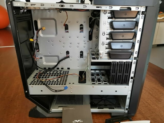 Silverstone Raven RV01-B Window Big Tower - село Куклен | Настолни Компютри - снимка 7