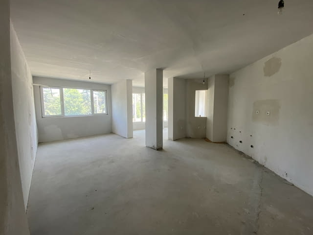 Продавам тристаен апартамент в гр. Перник кв. Изток, city of Pernik | Apartments - снимка 1