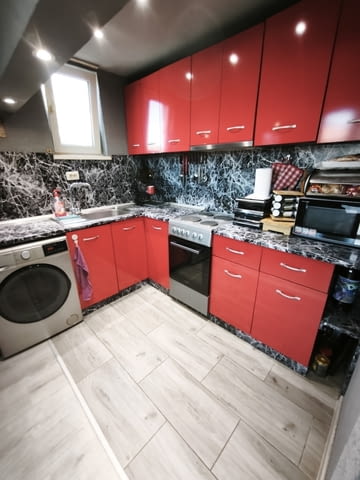 Продавам триетажна къща в гр. Перник кв. Клепало, city of Pernik | Houses & Villas - снимка 1
