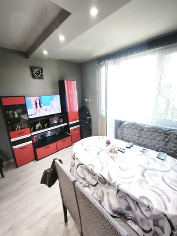 Продавам триетажна къща в гр. Перник кв. Клепало, city of Pernik | Houses & Villas - снимка 2