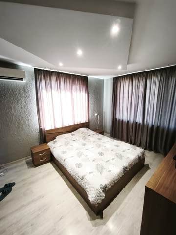 Продавам триетажна къща в гр. Перник кв. Клепало, city of Pernik | Houses & Villas - снимка 3