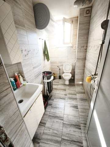 Продавам триетажна къща в гр. Перник кв. Клепало, city of Pernik | Houses & Villas - снимка 5