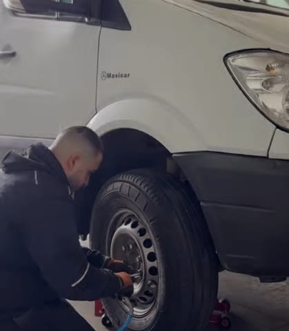 Спукана гума през уикенда? - village Rogosh | Services - снимка 2