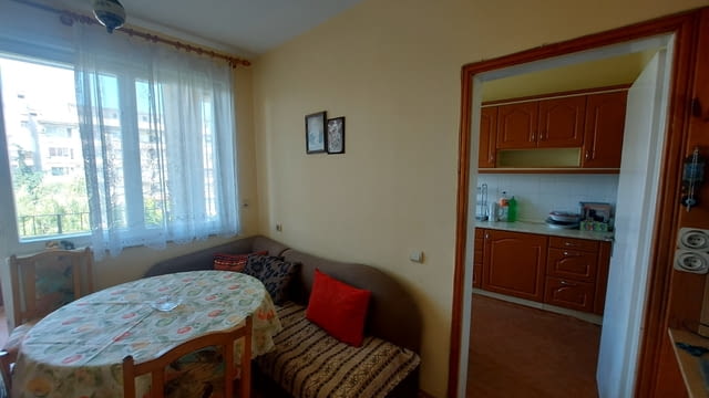 Просторен многостаен апартамент в кв.Училищни, гр.Хасково, city of Haskovo - снимка 2